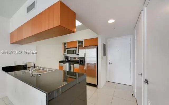 Building Photo - 1750 N Bayshore Dr