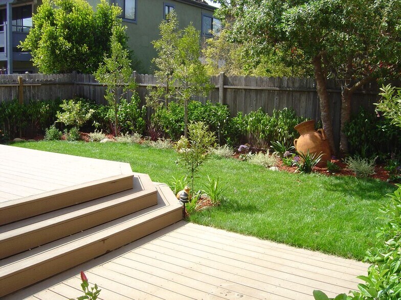 Building Photo - 141 Burbank Ave