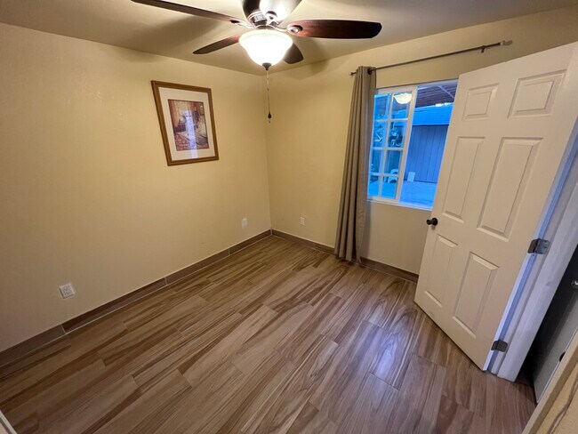 Bedroom - 2849 Flower St