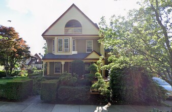 Building Photo - 9 Harley St