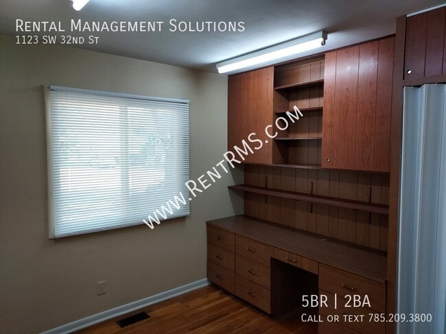 Building Photo - 1123 SW 32nd St