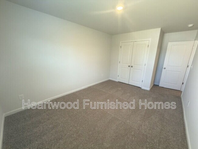 Building Photo - 121 Bartlett Dr