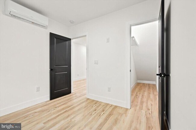 Building Photo - 5510 Matthews St