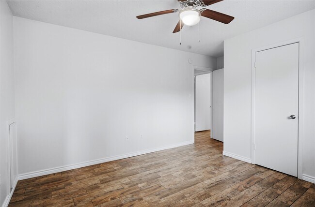 Building Photo - 182 Greenleaf Ln