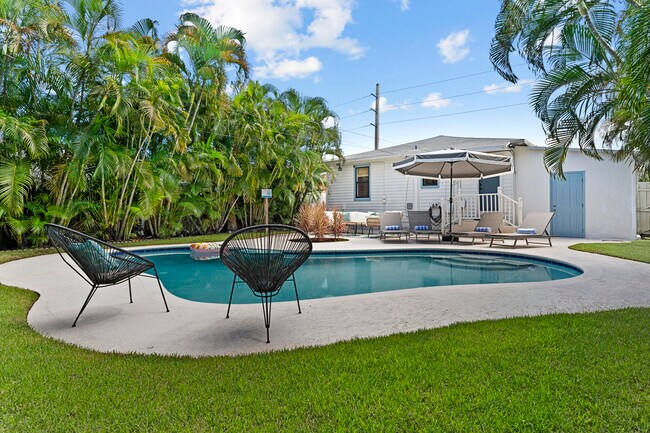 Building Photo - 721 Dobbins St