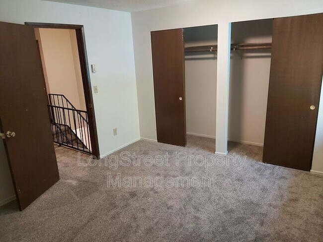 Building Photo - 3151 N Shore Dr SE