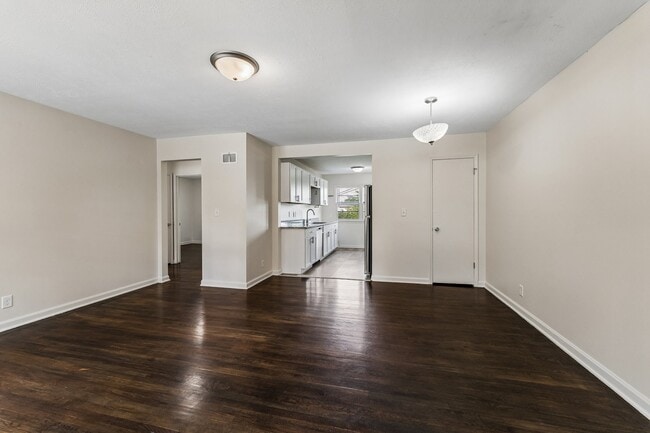 Building Photo - 2110 S 50th St