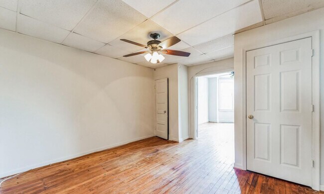 Building Photo - 2934 Clifton Park Terrace