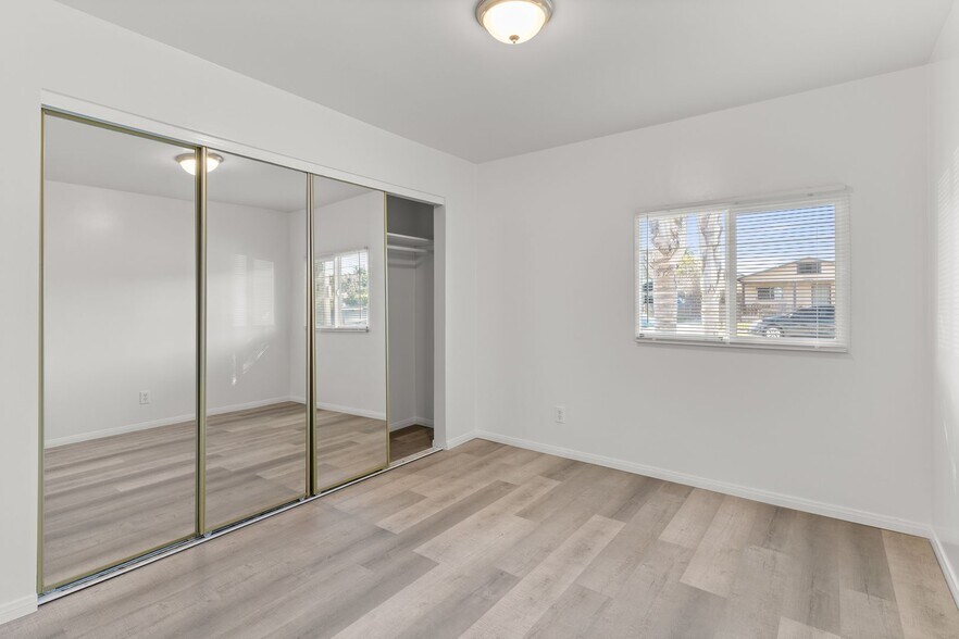 Building Photo - 11116 Berendo Ave