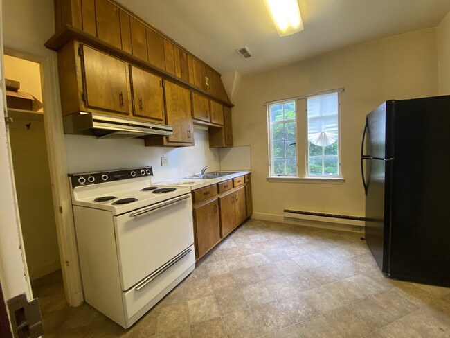 Building Photo - 102 Safe Harbor Village