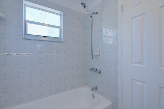 Building Photo - 1111 NW 19th Ave