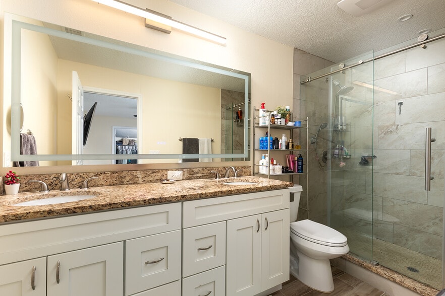 Building Photo - 5623 Spring Run Ave