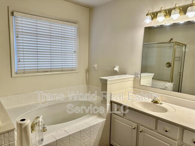 Building Photo - 8595 River Walk Landing