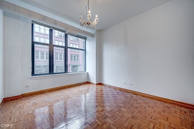 Building Photo - 333 W Hubbard St