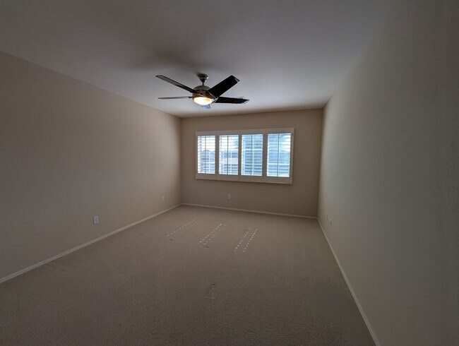 Building Photo - 4 Bedroom 2.5 Bath With Private Pool