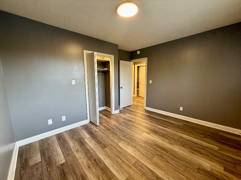 Building Photo - 801 Grand St