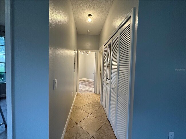 Building Photo - 14572 Laguna Beach Cir