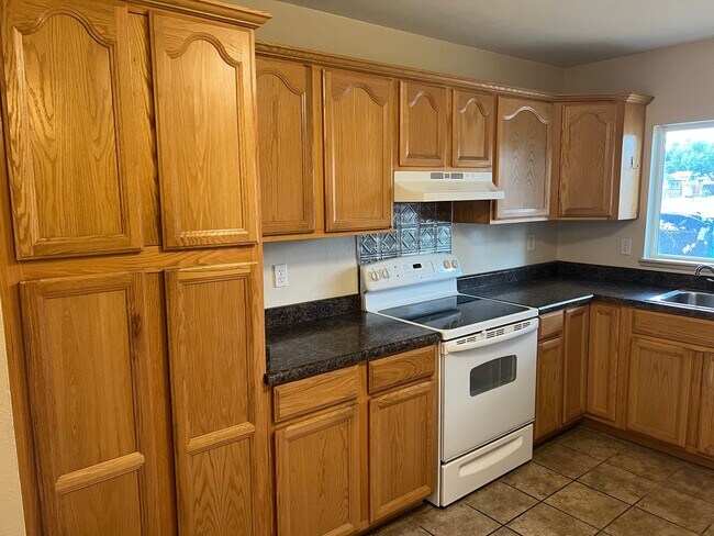Building Photo - The home you have been waiting for!!!