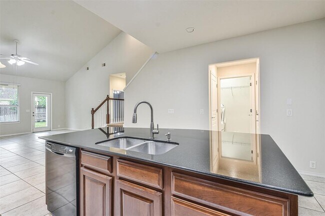 Building Photo - 2 Tidwillow Pl