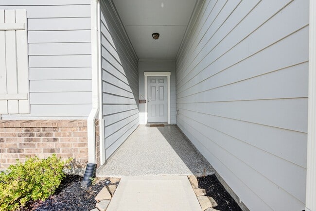 Building Photo - 1005 Blue Beech Ln