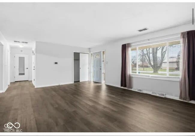 Building Photo - 5215 Southdale Dr