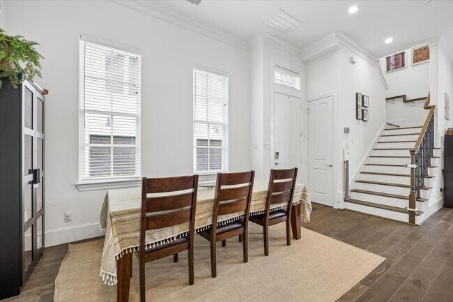 Building Photo - 3302 W 12th St