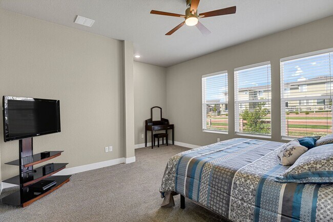 Building Photo - Single Family w/ Elegance