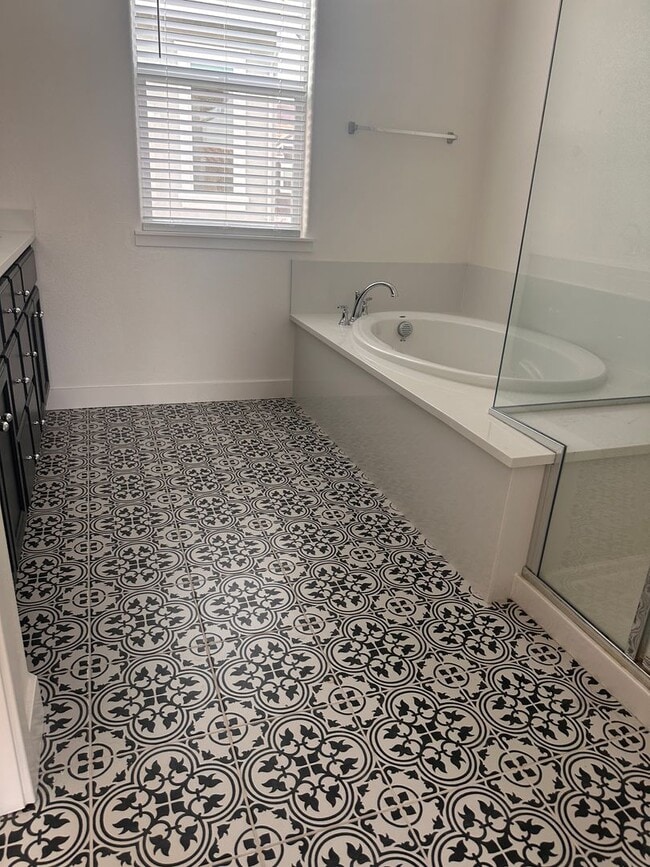 Building Photo - Modern Living in the Heart of Rocklin!