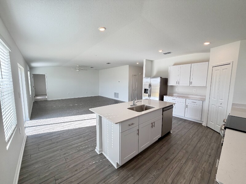 Building Photo - 4212 SW 82nd Ln