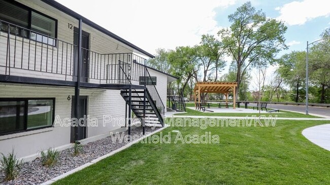 Building Photo - 1538 N Moon River Dr