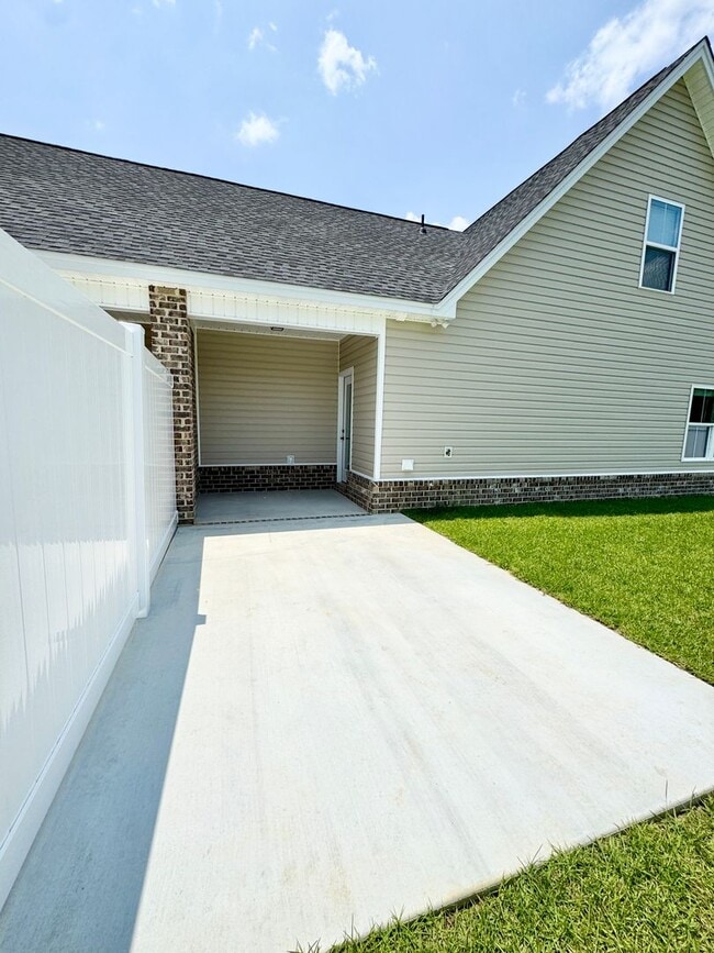Building Photo - June availability! Brand New! Beautiful Fi...
