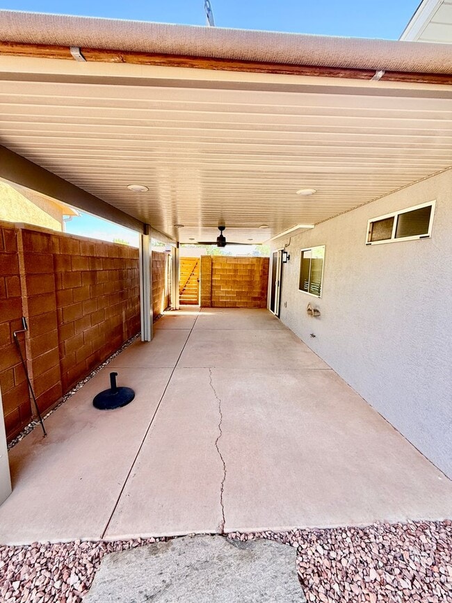 Building Photo - 389 E 500 S