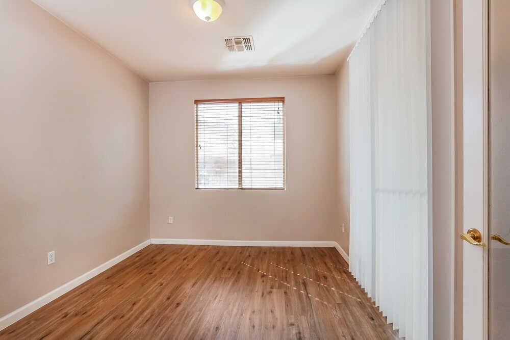 Building Photo - 462 E Calle De Ocaso