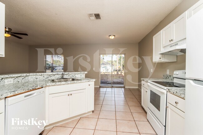 Building Photo - 1201 Schumann Dr