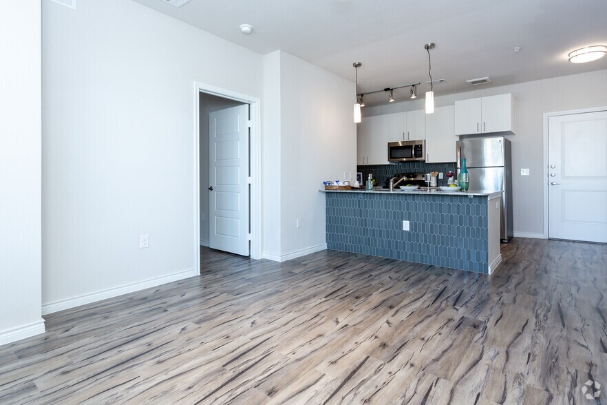 Mistletoe Station 1916 Mistletoe Blvd Fort Worth TX 76104 Apartment