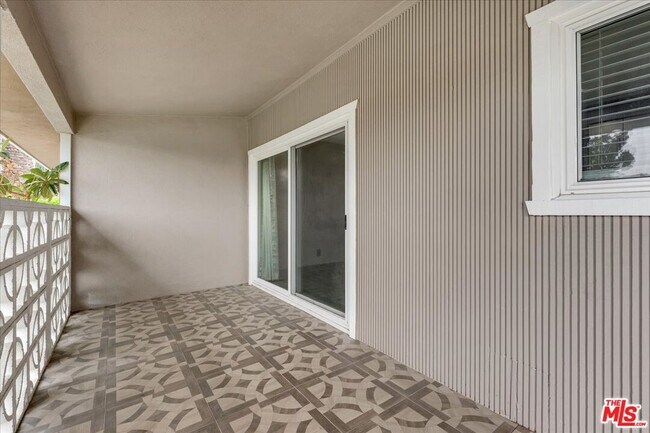 Building Photo - 5817 Lockhurst Dr
