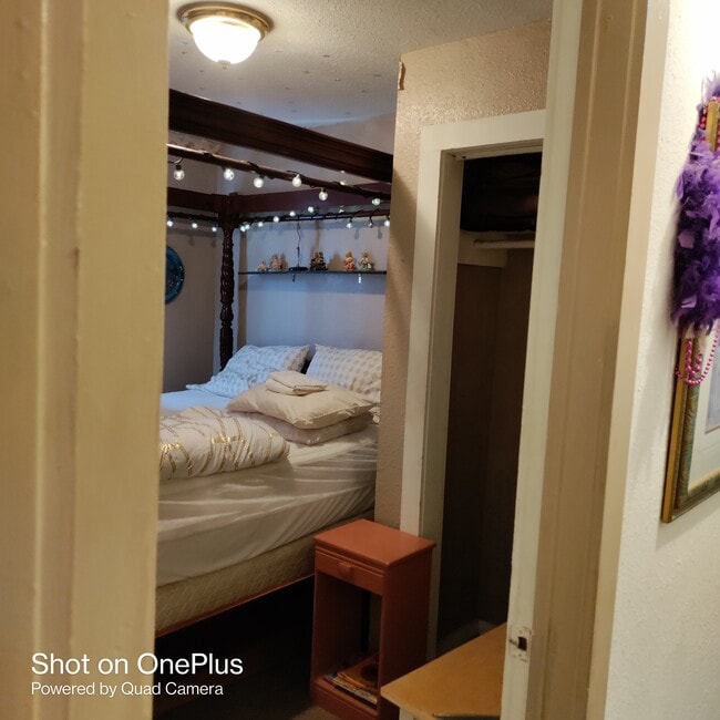 Building Photo - 2223 E Commerce St