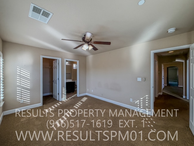 Building Photo - Elegance and spacious Mini Mansion