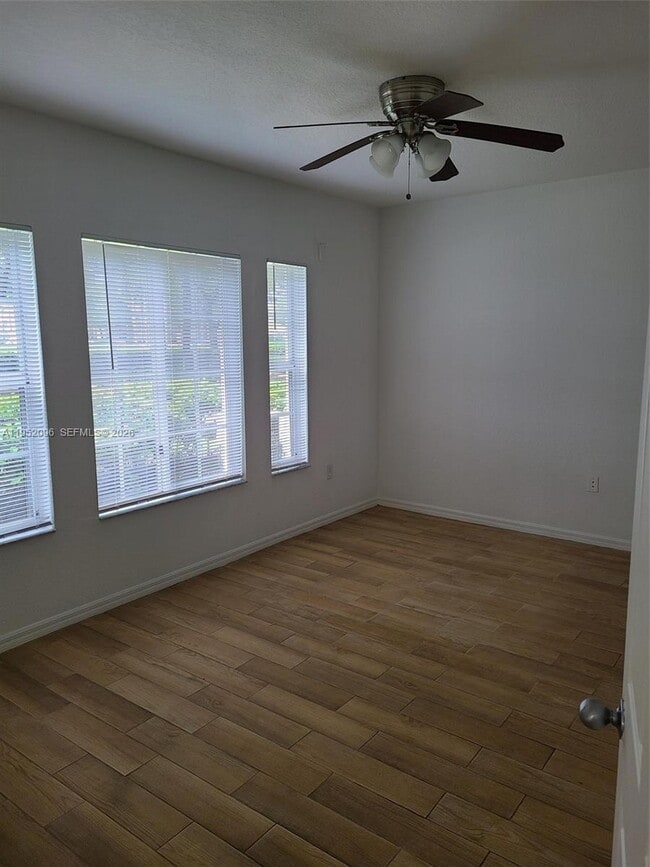 Building Photo - 2541 Centergate Dr