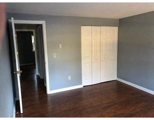 Building Photo - 8 Maple Crest Cir