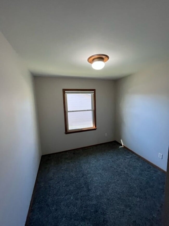 Building Photo - Single Family Home