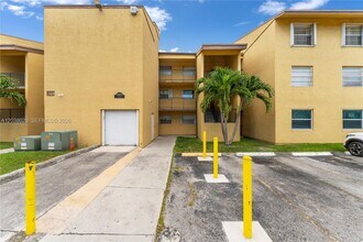 Building Photo - 15470 SW 82nd Ln