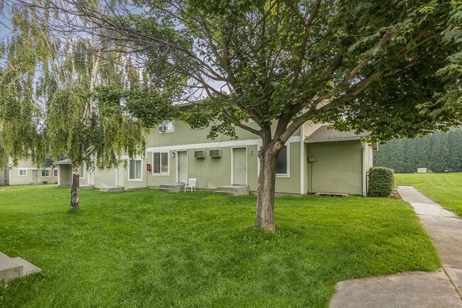 Building Photo - 800 S County Rd