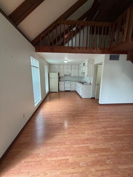 Dining area and kitchen - 2609 Hillsdale Ave