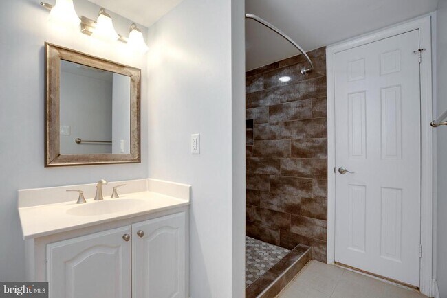 Building Photo - 1208 Forestwood Dr