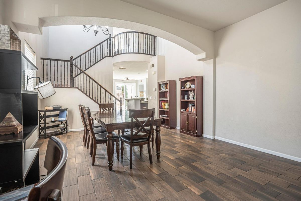 Building Photo - 8336 Cantwell Dr