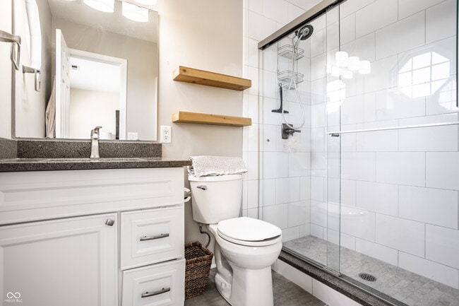 Building Photo - 14924 Oak Rd