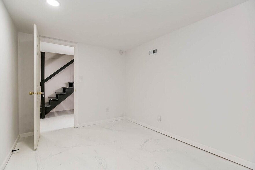 Building Photo - Stylish Independence Home by Glendale Park