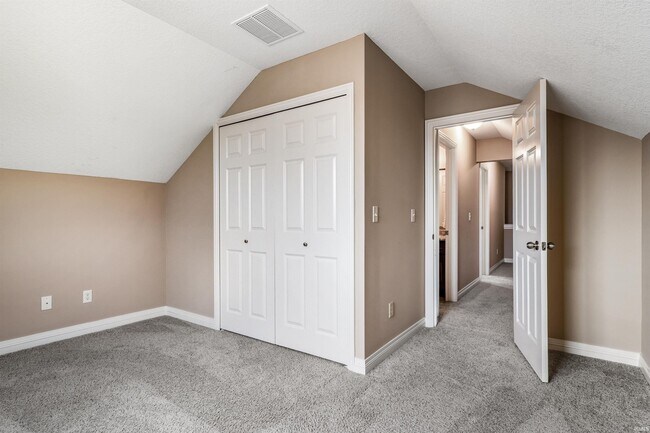 Building Photo - 625 Perolla Dr