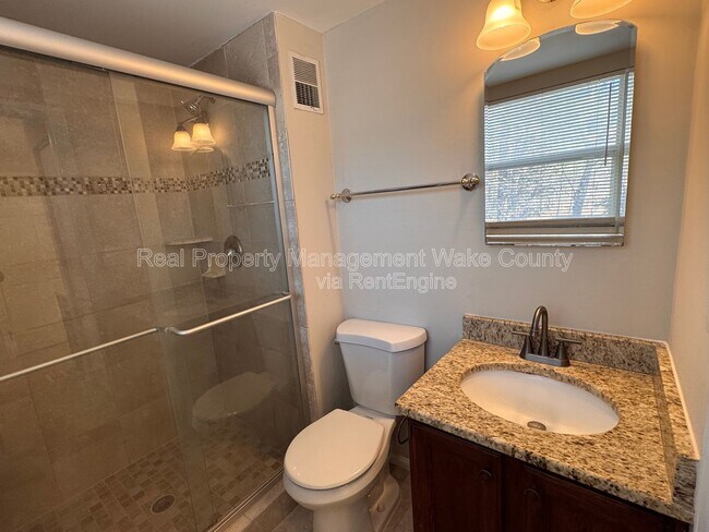 Building Photo - 104 Benedict Ln